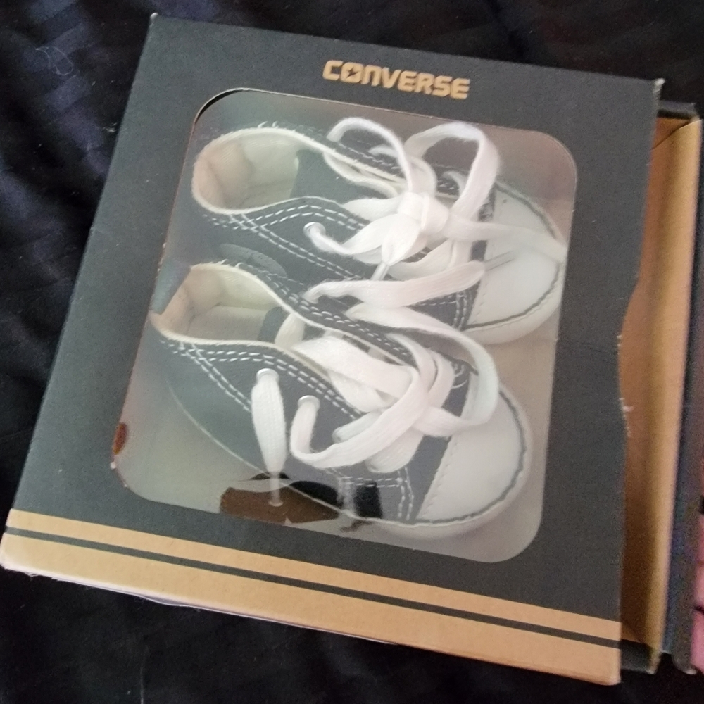 Baby converse size 2